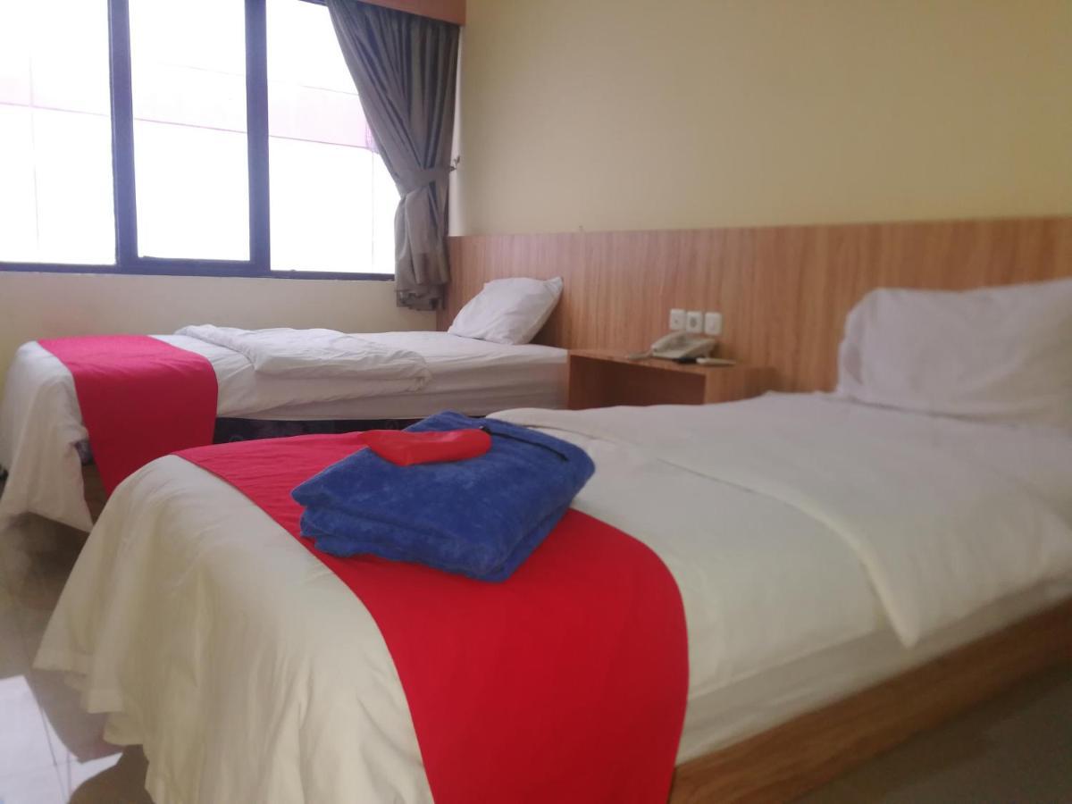 Hotel Mayang Sari 1 Jambi Exterior foto